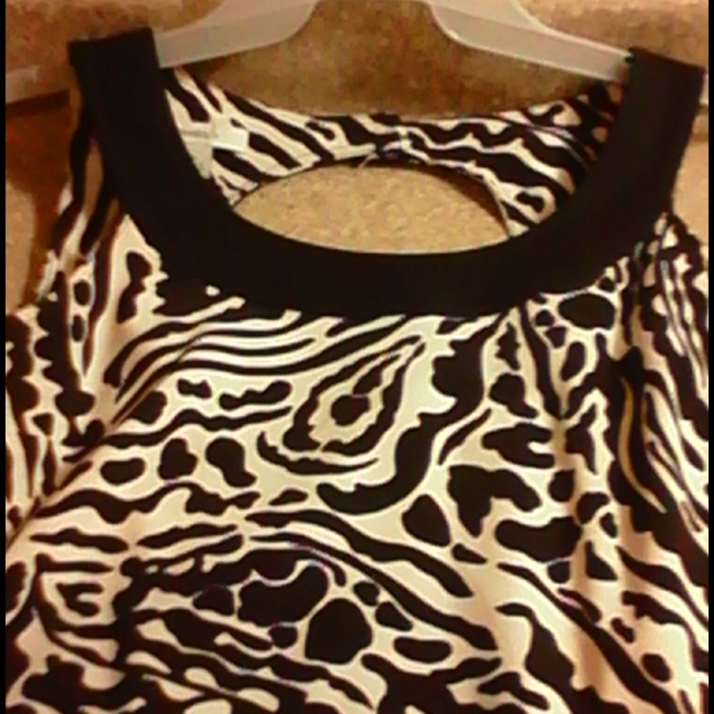 # 064 Brown,/biege dress animal print